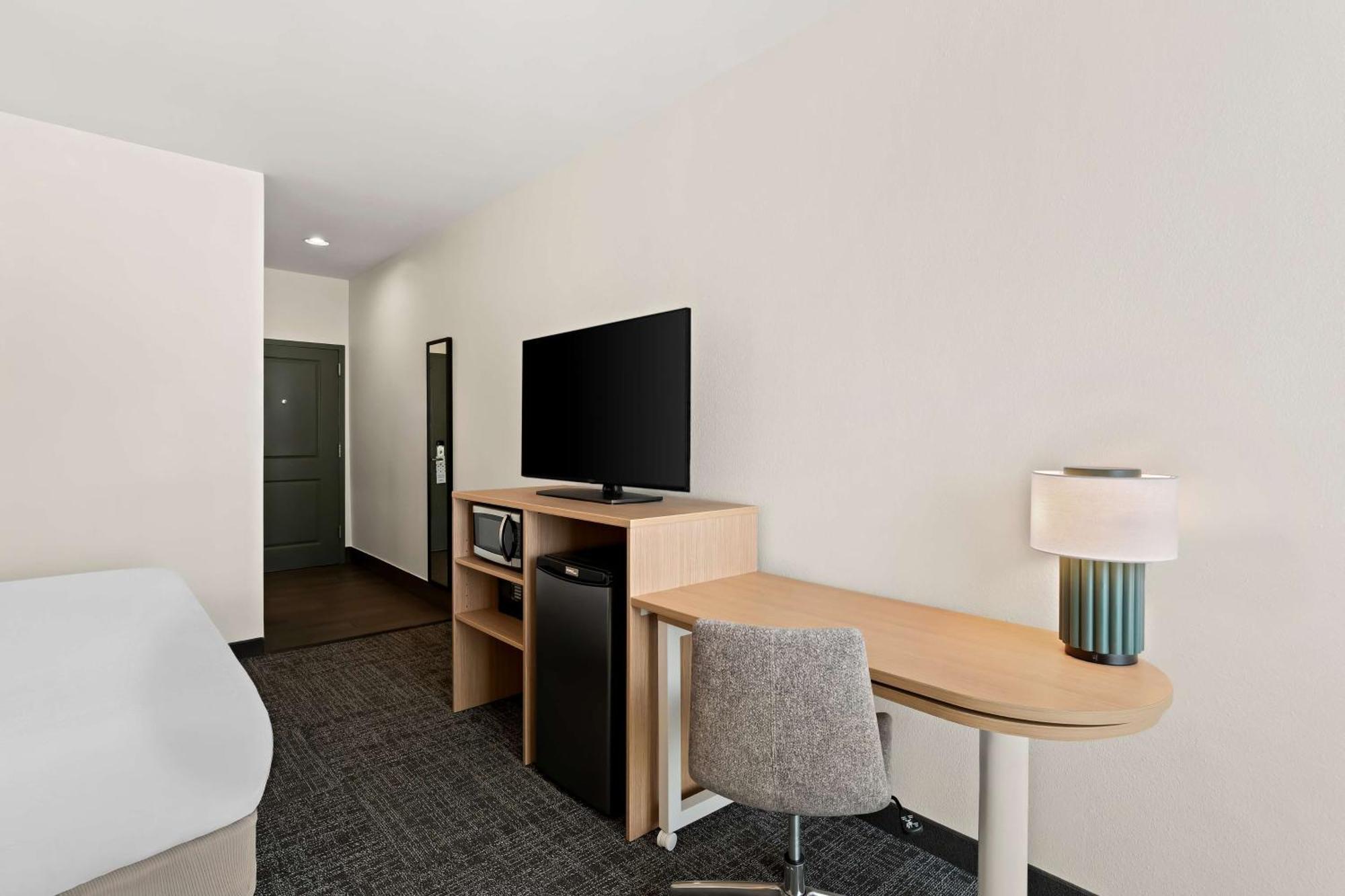 Spark By Hilton West Hotel 3*